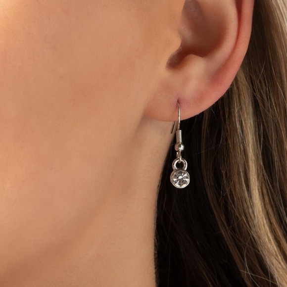 Purple rheistones silver tone Necklace earrings set by Paparazzi 18"+3" - Picture 3 of 9